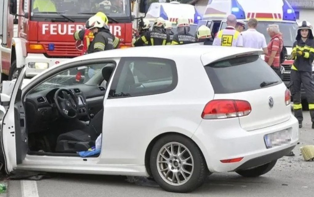 Djevojka iz BiH ostala zarobljena u smrskanom automobilu, spasavali je vatrogasci