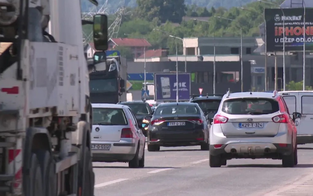 Poruka vozačima: „Prilagodite brzinu“