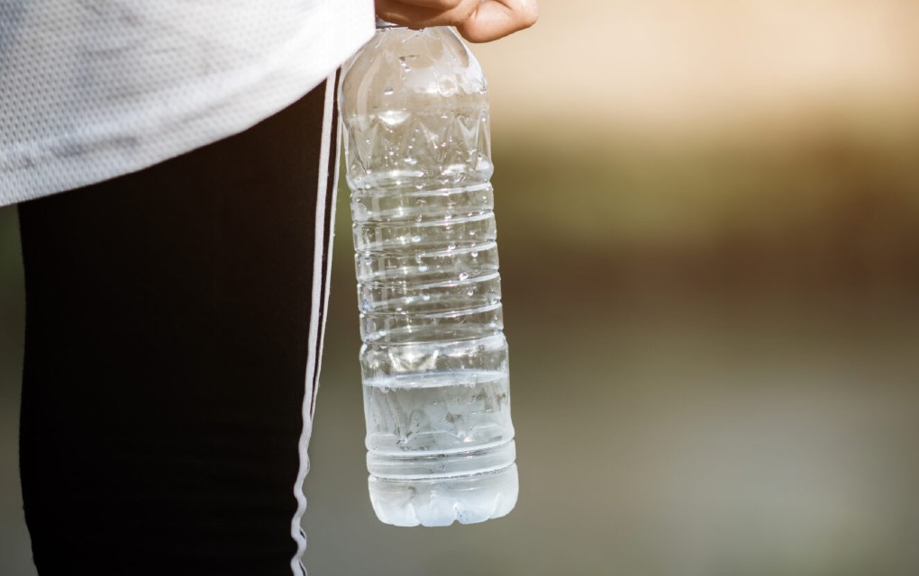 Koliko dugo smijete piti vodu iz iste plastične boce?