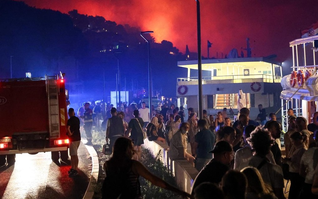 Požar u Omišu: Pronađeno jedno tijelo