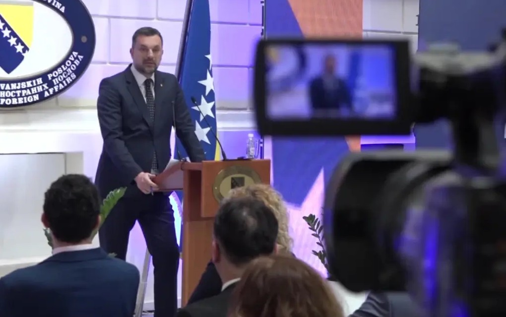 Političko Sarajevo bi da protjera Srbe: Ne smiruju se reakcije na Konakovićeve „bisere“
