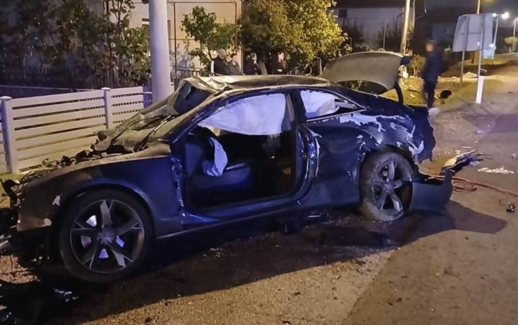 Teška saobraćajna nesreća u Derventi: Pet povrijeđenih u sudaru dva „audija“