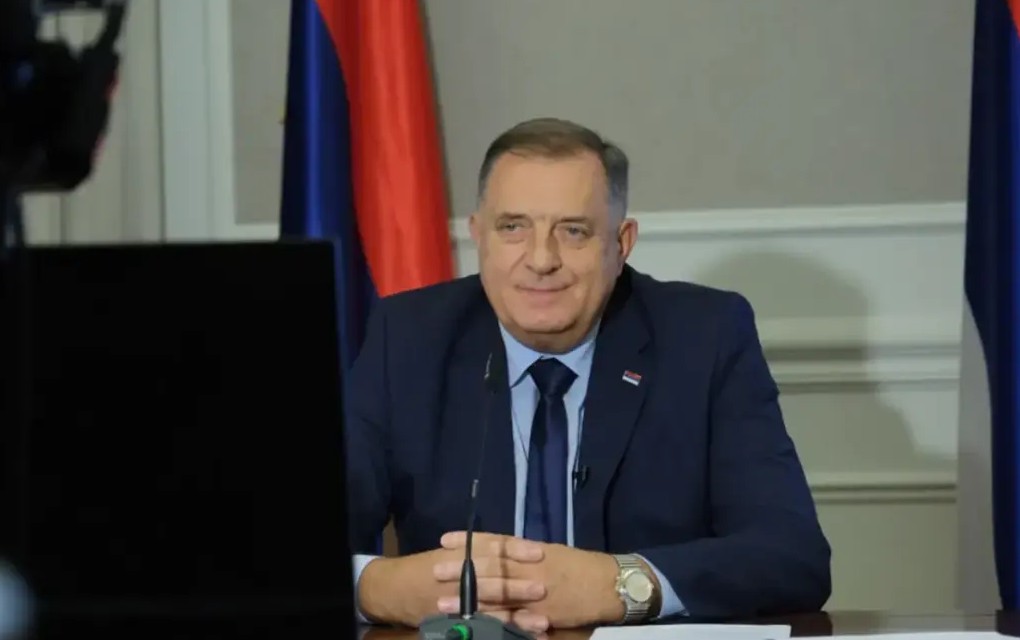 Dodik: Plate prosvjetnim radnicima biće veće za 10 odsto, povećati plate i u predškolskim ustanovima