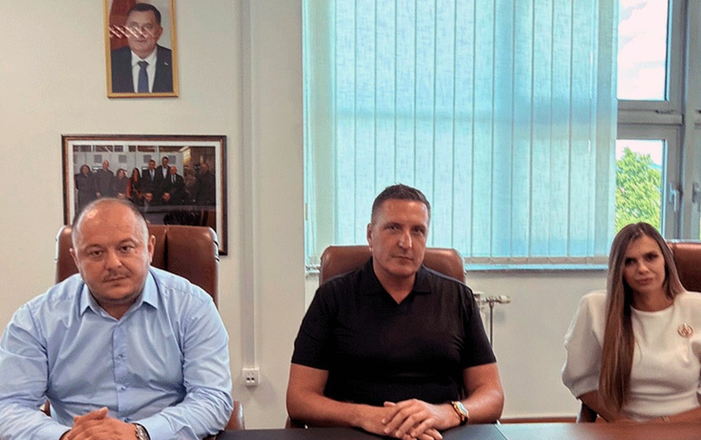 Elek stao uz Jovanu Bojić: „Mi brinemo o našim ljudima – Jovana će dobiti stalni posao“