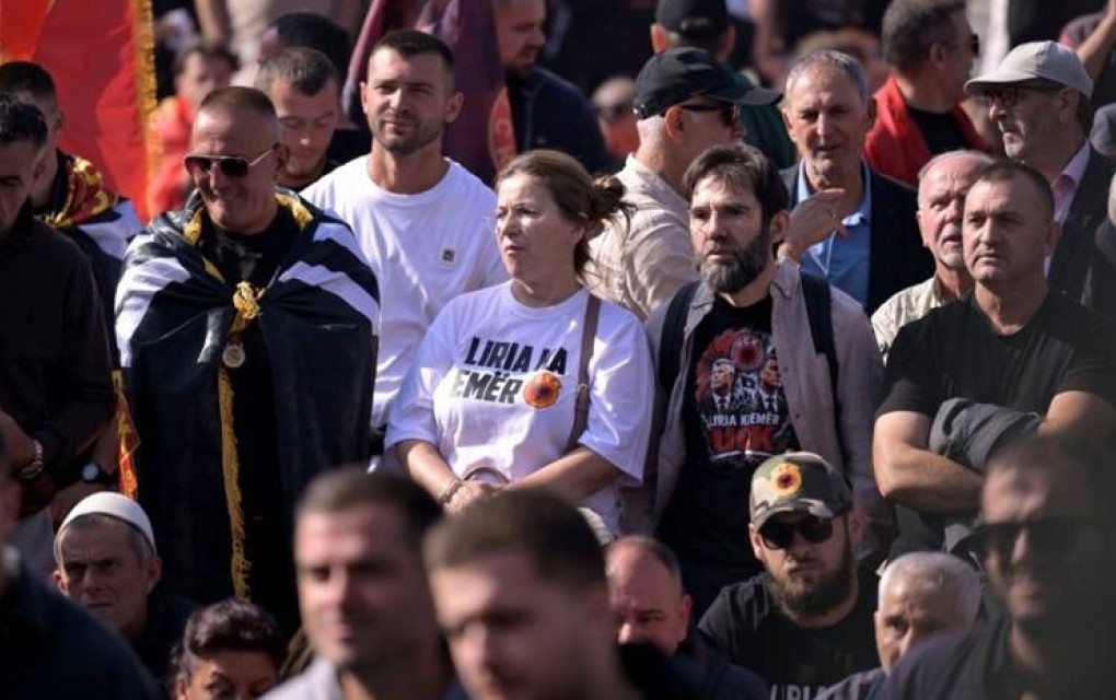 U Prištini suze i skandiranje „UČK“- U Kosovskoj Mitrovici STRAH!