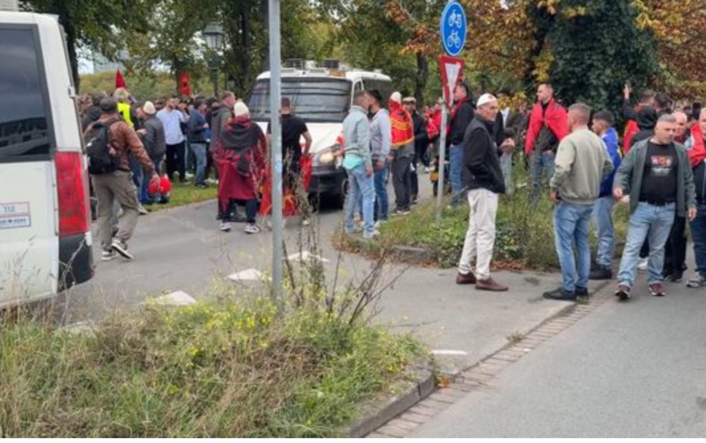 Haos u Prištini i Hagu – Albanci napali policiju