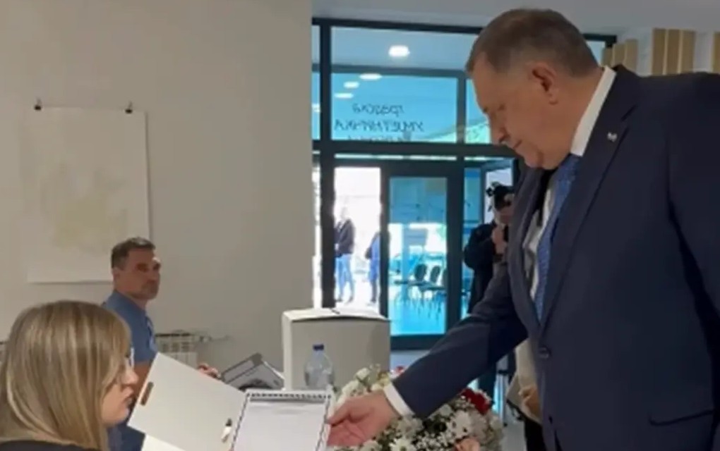 Milorad Dodik glasao u Laktašima