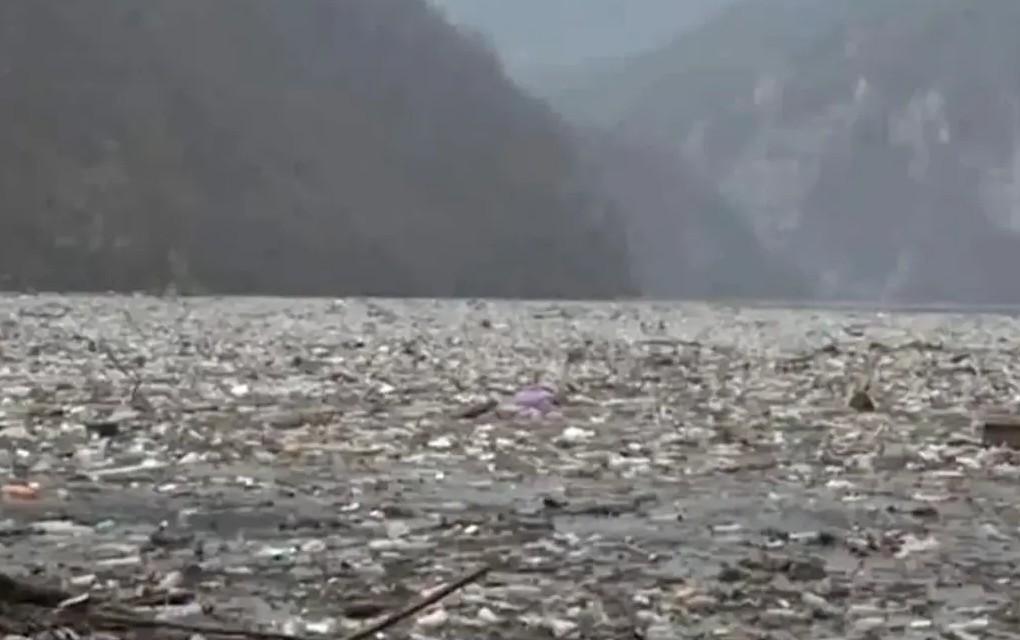 Evo kako se HE na Drini štiti od desetine tona otpada koji stižu rijekom