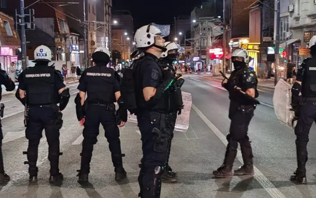 Pojačano prisustvo policije u Beogradu: Oklopna vozila stigla do Pionirskog parka